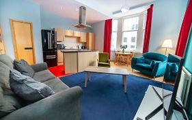 Renfield Apartment, Bright And Spacious Home